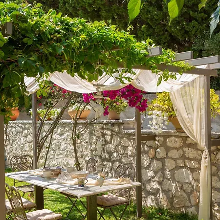 Kores Vilă Nydri (Lefkada)