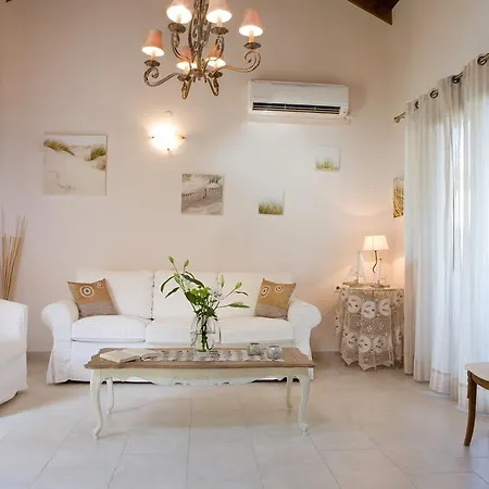 Vila Kores *